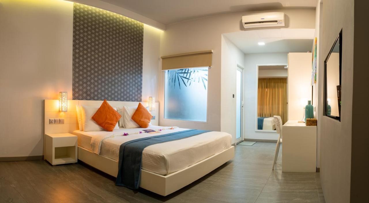 מאפושי Velana Beach Hotel Maldives מראה חיצוני תמונה