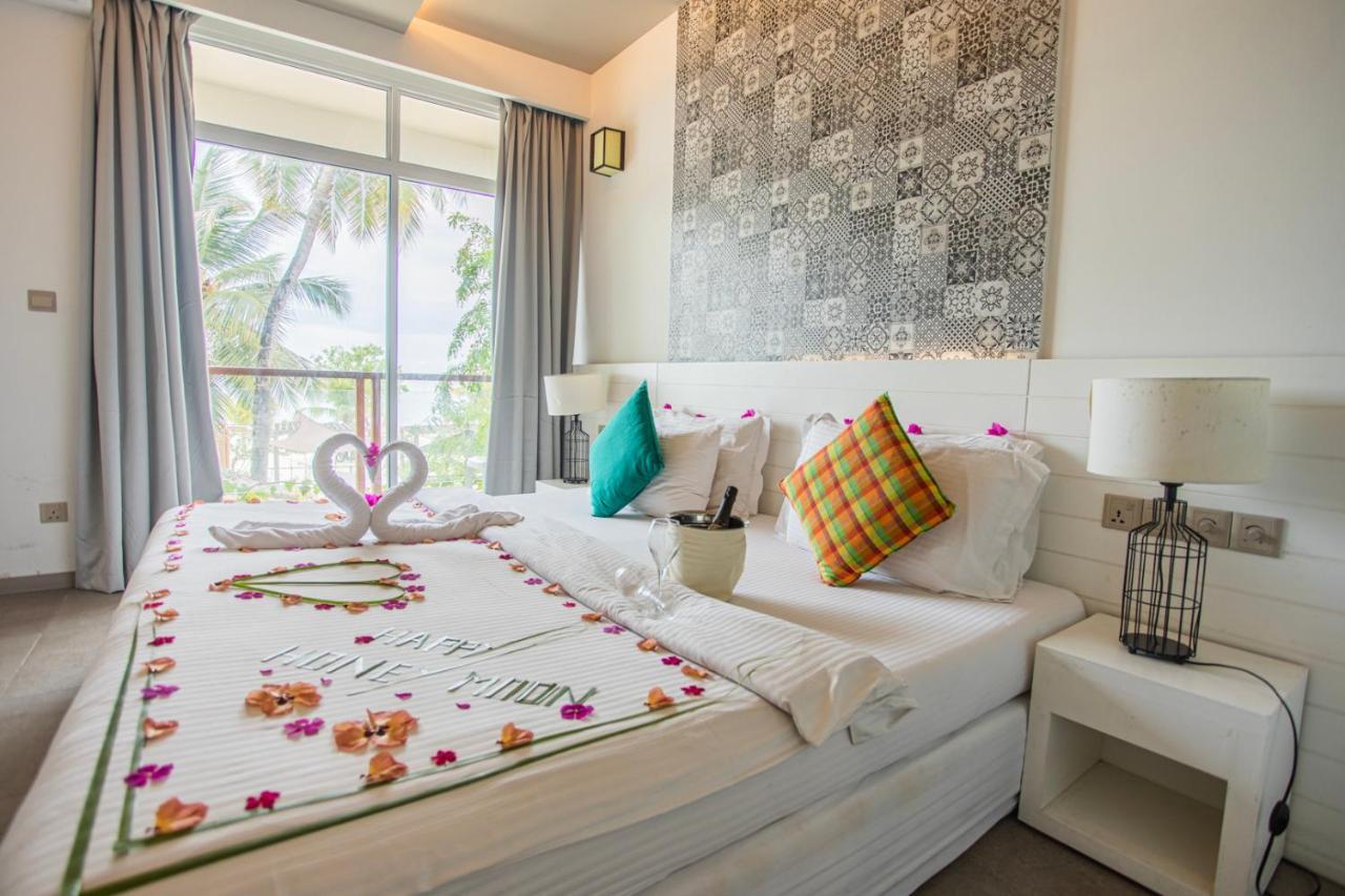 מאפושי Velana Beach Hotel Maldives מראה חיצוני תמונה